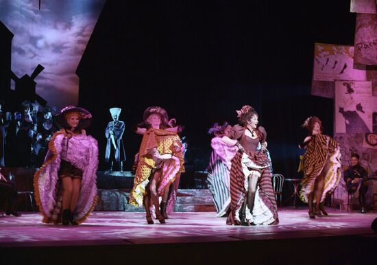 Scene from "The Violets of Monmartre"