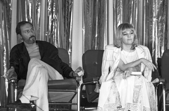 Oleg Yankovsky, Aleksandra Zakharova