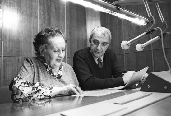 Radio announcers Zina Levashova and Karl Yegorov