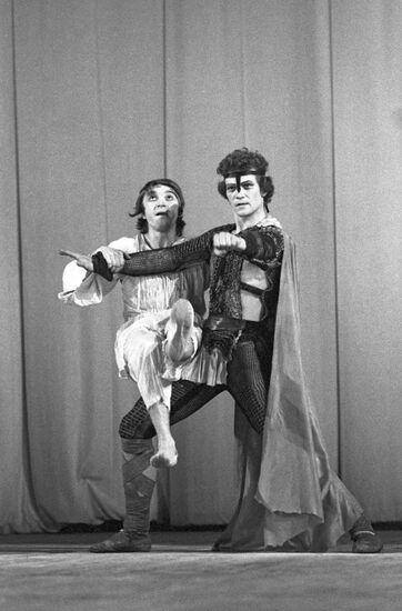 V. Manuilov and V. Matveyev performing Triptych dance