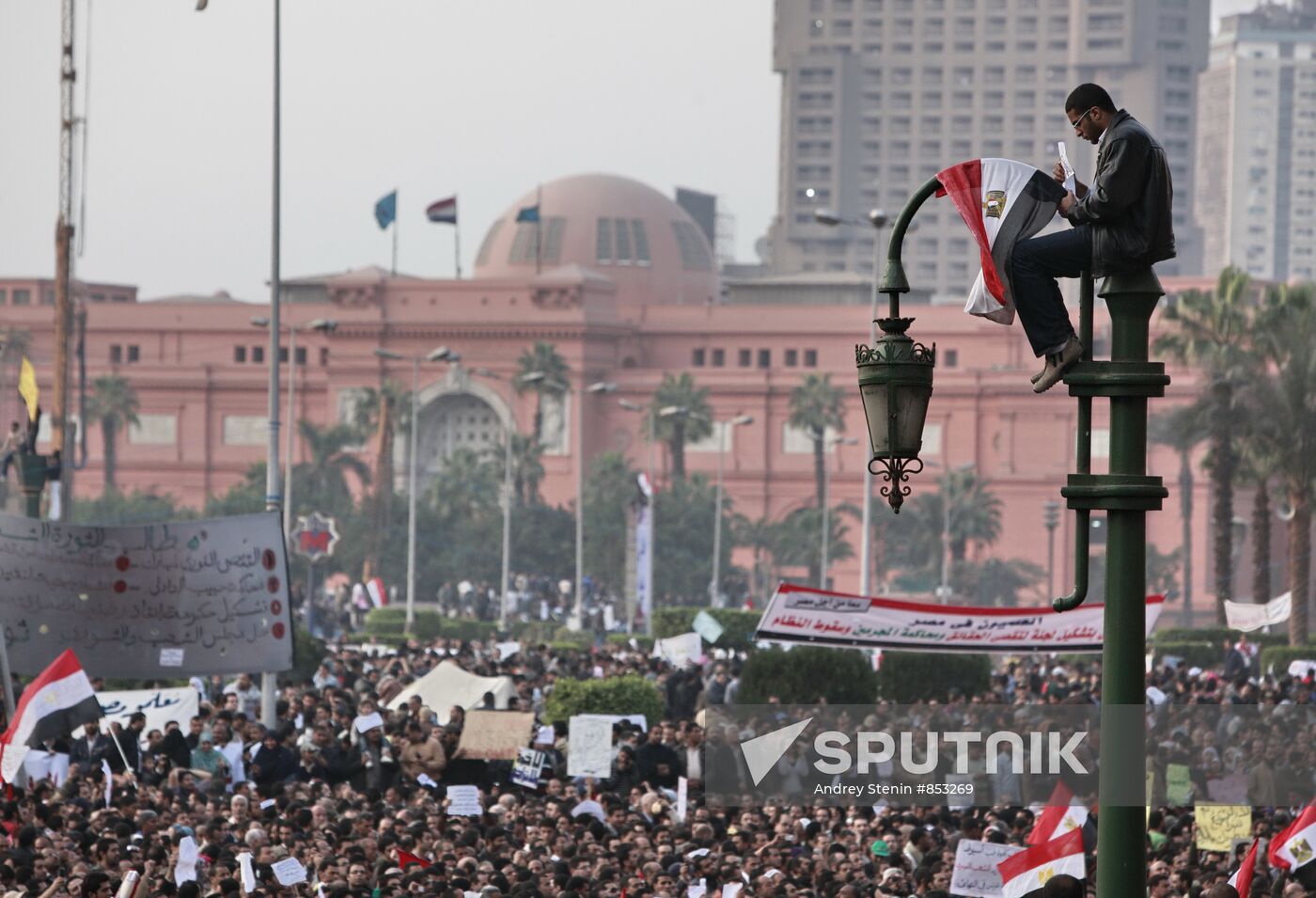 Protesters flood Egypt's capital