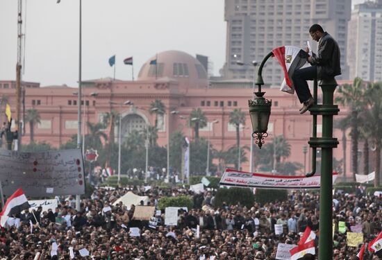 Protesters flood Egypt's capital