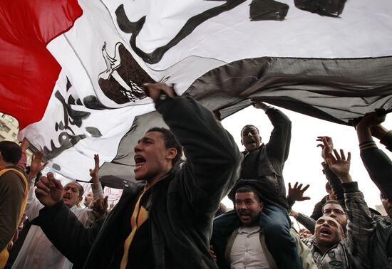 Protesters flood Egypt's capital