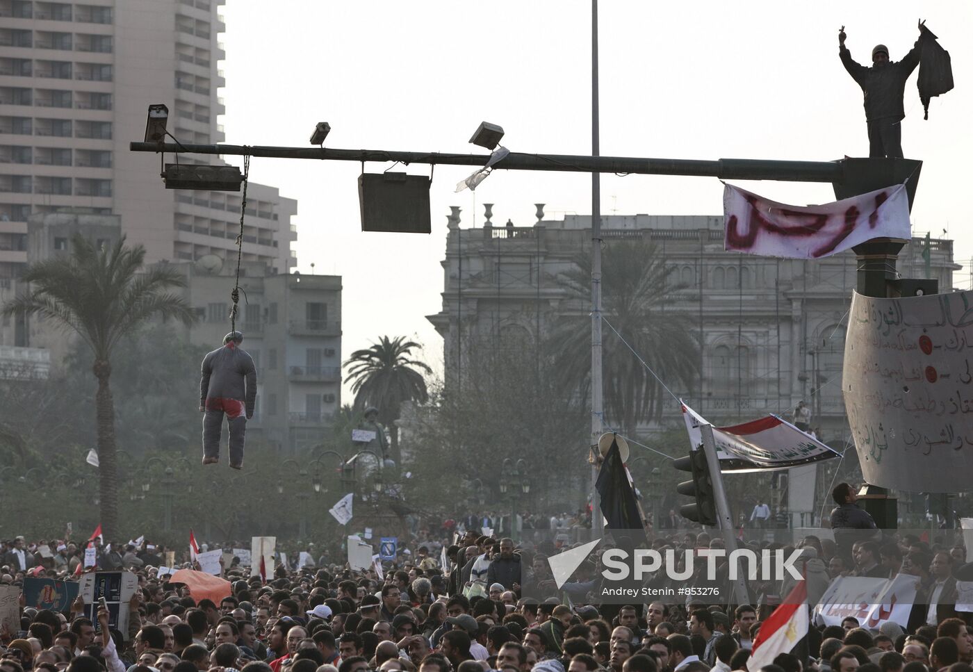 Protesters flood Egypt's capital