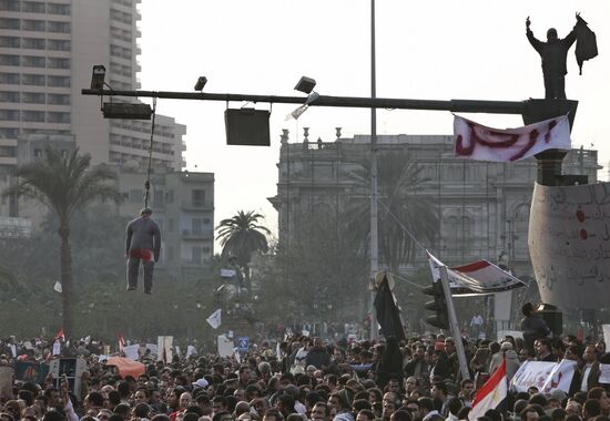 Protesters flood Egypt's capital