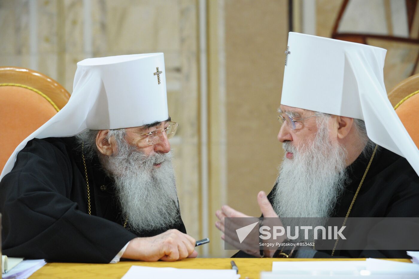 Metropolitans Vladimir and Juvenaly