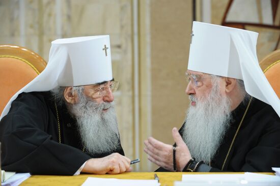 Metropolitans Vladimir and Juvenaly