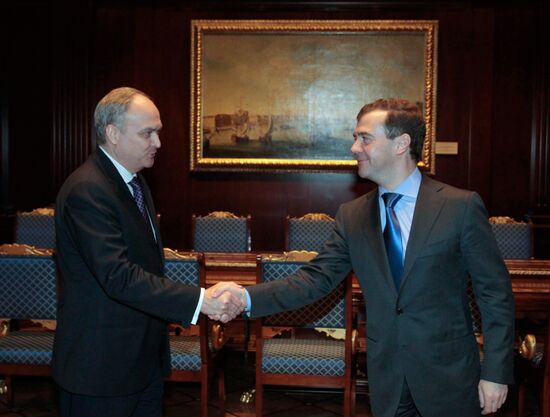 Dmitry Medvedev meets with Anatoly Serdyukov and Anatoly Antonov
