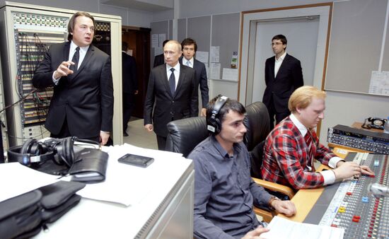Vladimir Putin meets with Channel One staff