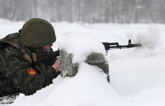 Drills for firing regiment No.154 of Russian Armed Forces