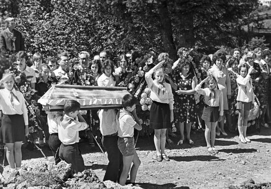 Translating remains of executed in Urich village