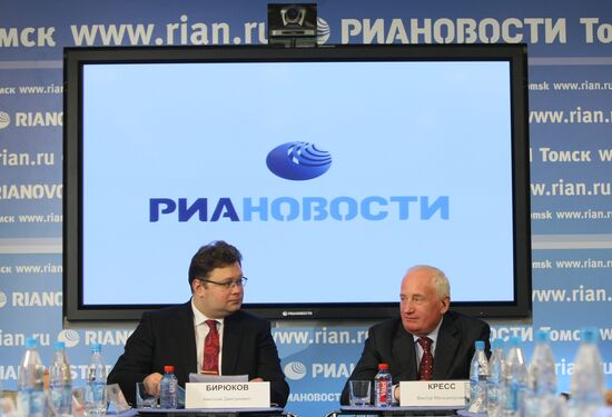 Nikolai Biryukov and Viktor Kress
