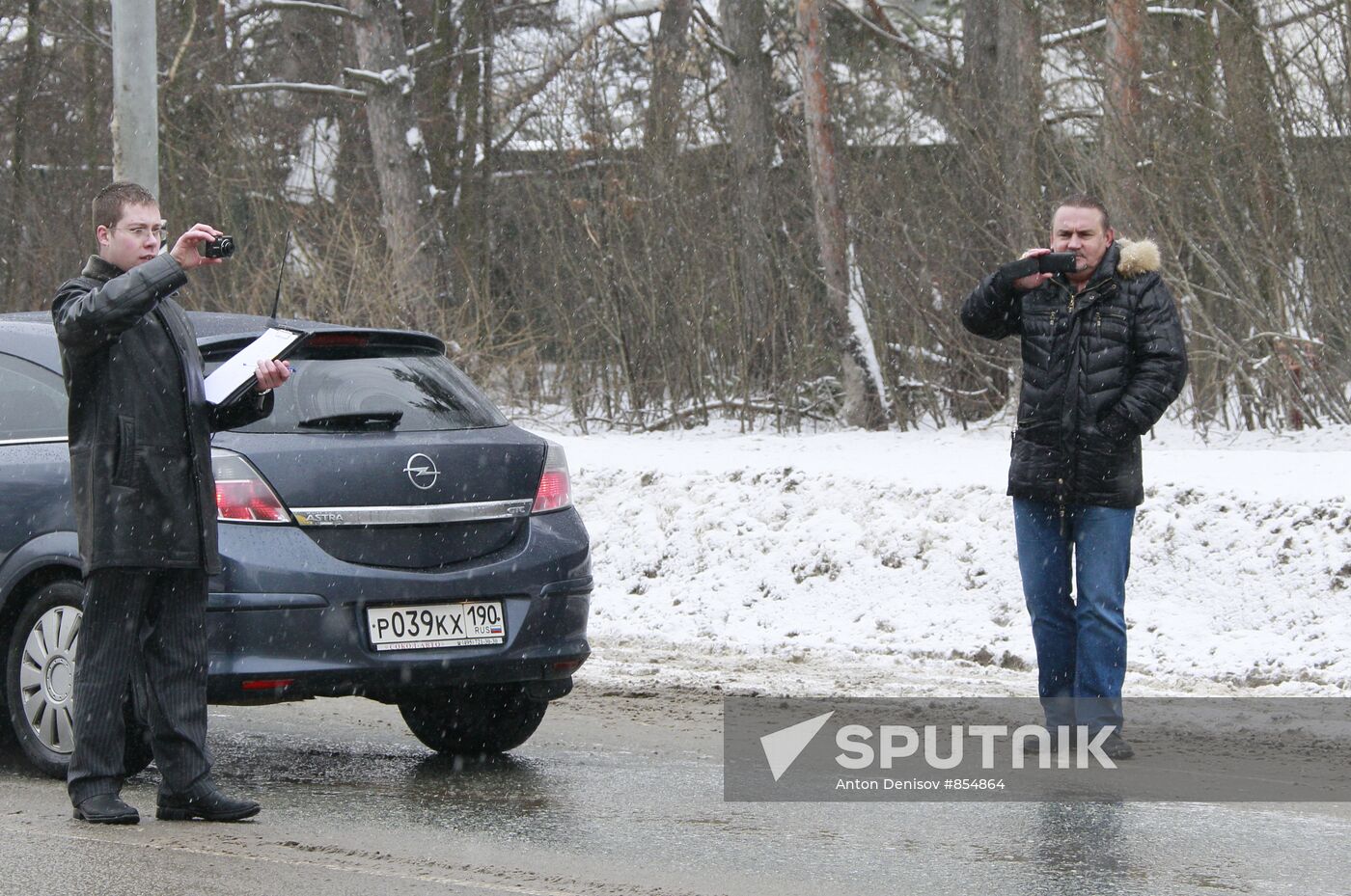 Reenactment of car crash on Rublyovo-Uspenskoye Highway