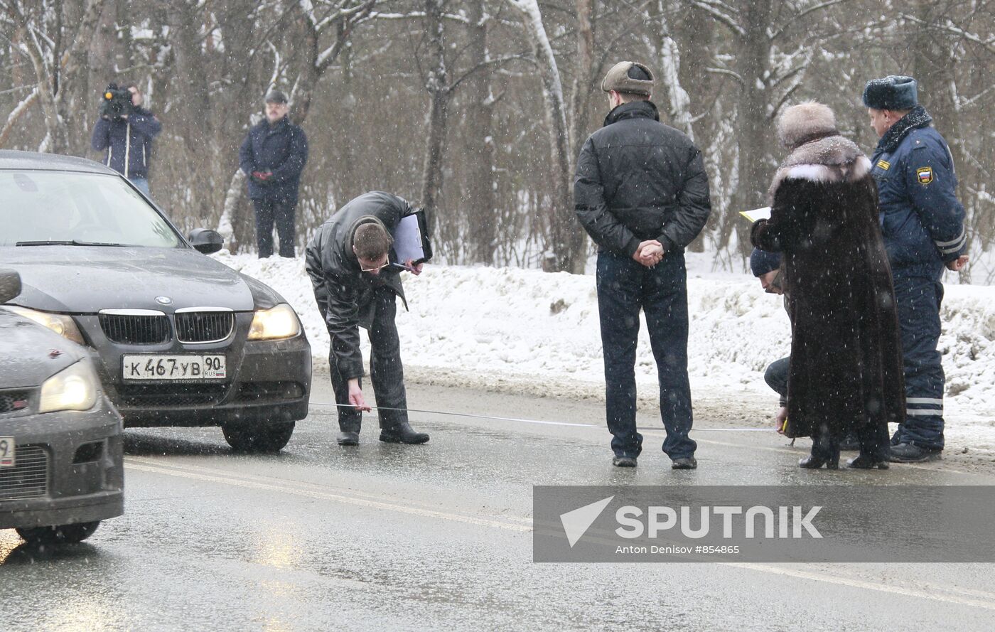 Reenactment of car crash on Rublyovo-Uspenskoye Highway