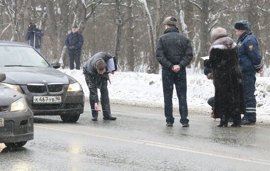 Reenactment of car crash on Rublyovo-Uspenskoye Highway