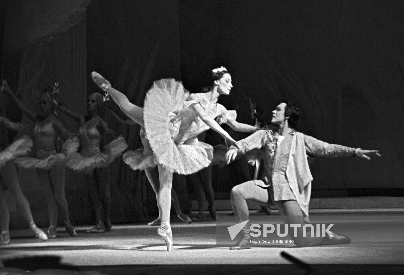 Maya Plisetskaya and Nikolai Fadeyechev