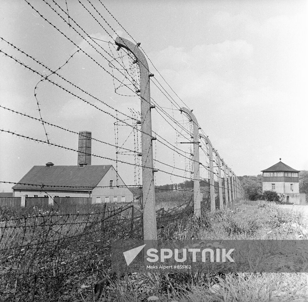 APN'1965 photo exhibition. "Death Camp"