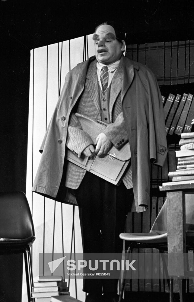 Arkady Raikin's character