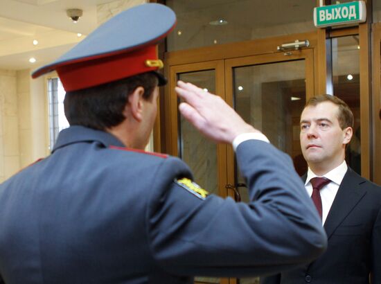 Dmitry Medvedev visits police call centre in Northern District