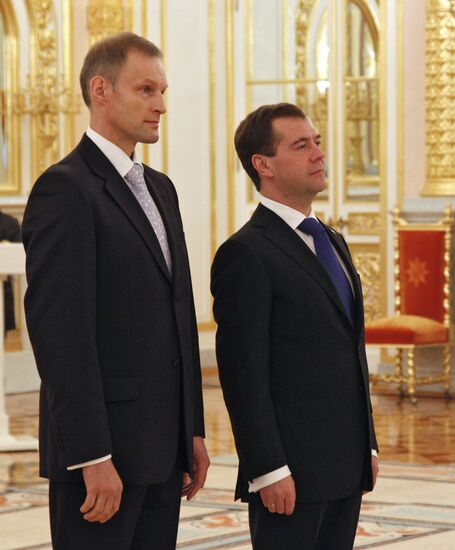 Dmitry Medvedev holds several meetings on February 8, 2011