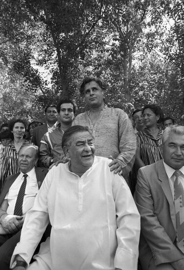 Raj Kapoor with sons