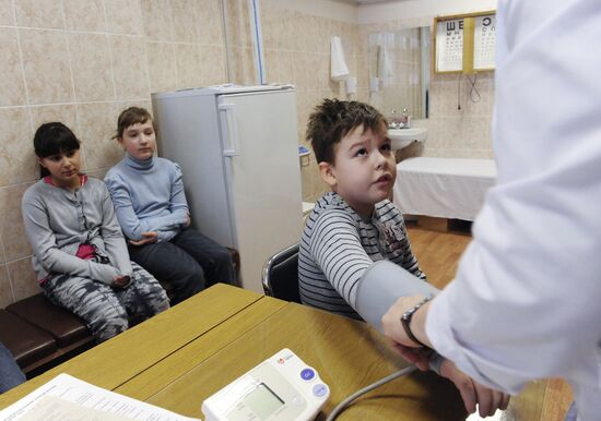 Medical examination at one of Moscow gymnasiums