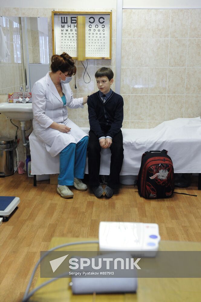 Medical examination at one of Moscow gymnasiums