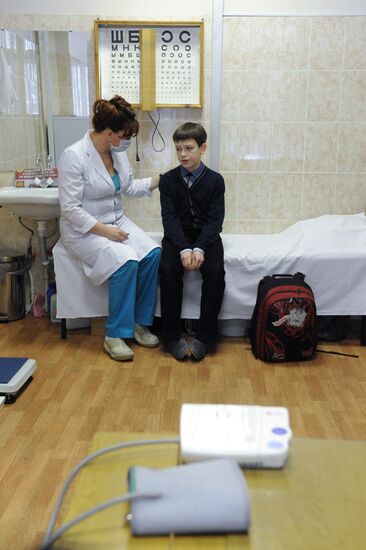 Medical examination at one of Moscow gymnasiums