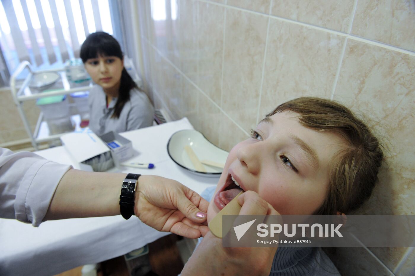 Medical examination at one of Moscow gymnasiums