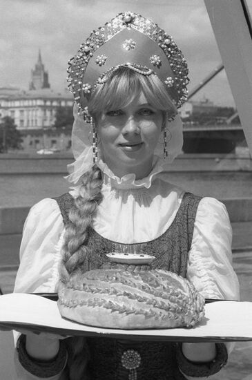 Hospitable welcome of the guests of the festival