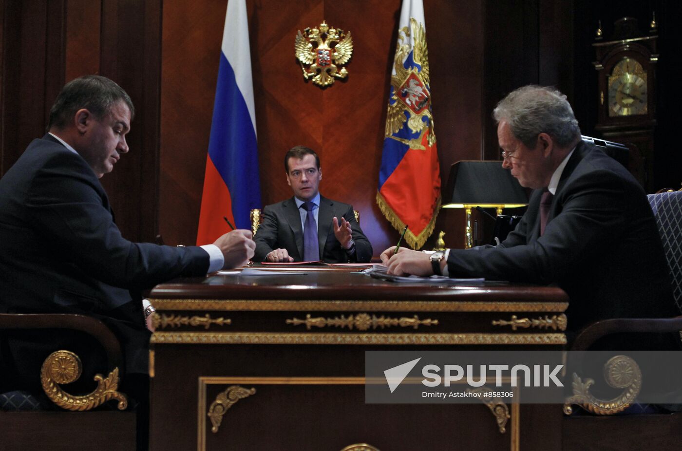 Dmitry Medvedev, Anatoly Serdyukov and Viktor Basargin