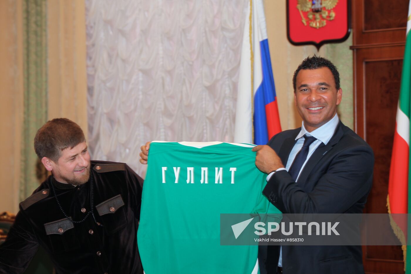 Ramzan Kadyrov meets with Ruud Gullit