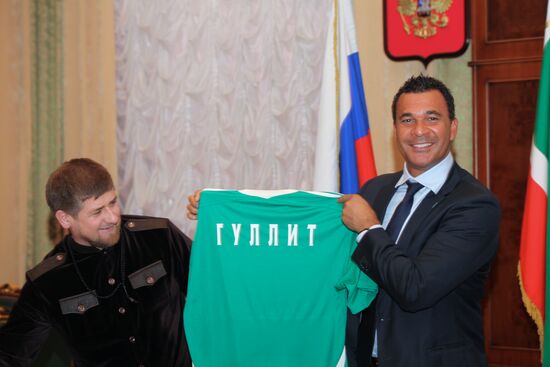 Ramzan Kadyrov meets with Ruud Gullit