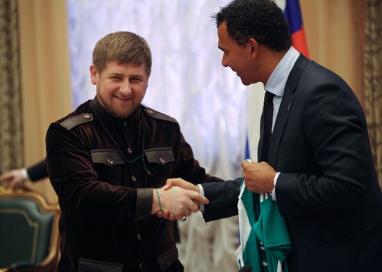 Ramzan Kadyrov meets with Ruud Gullit