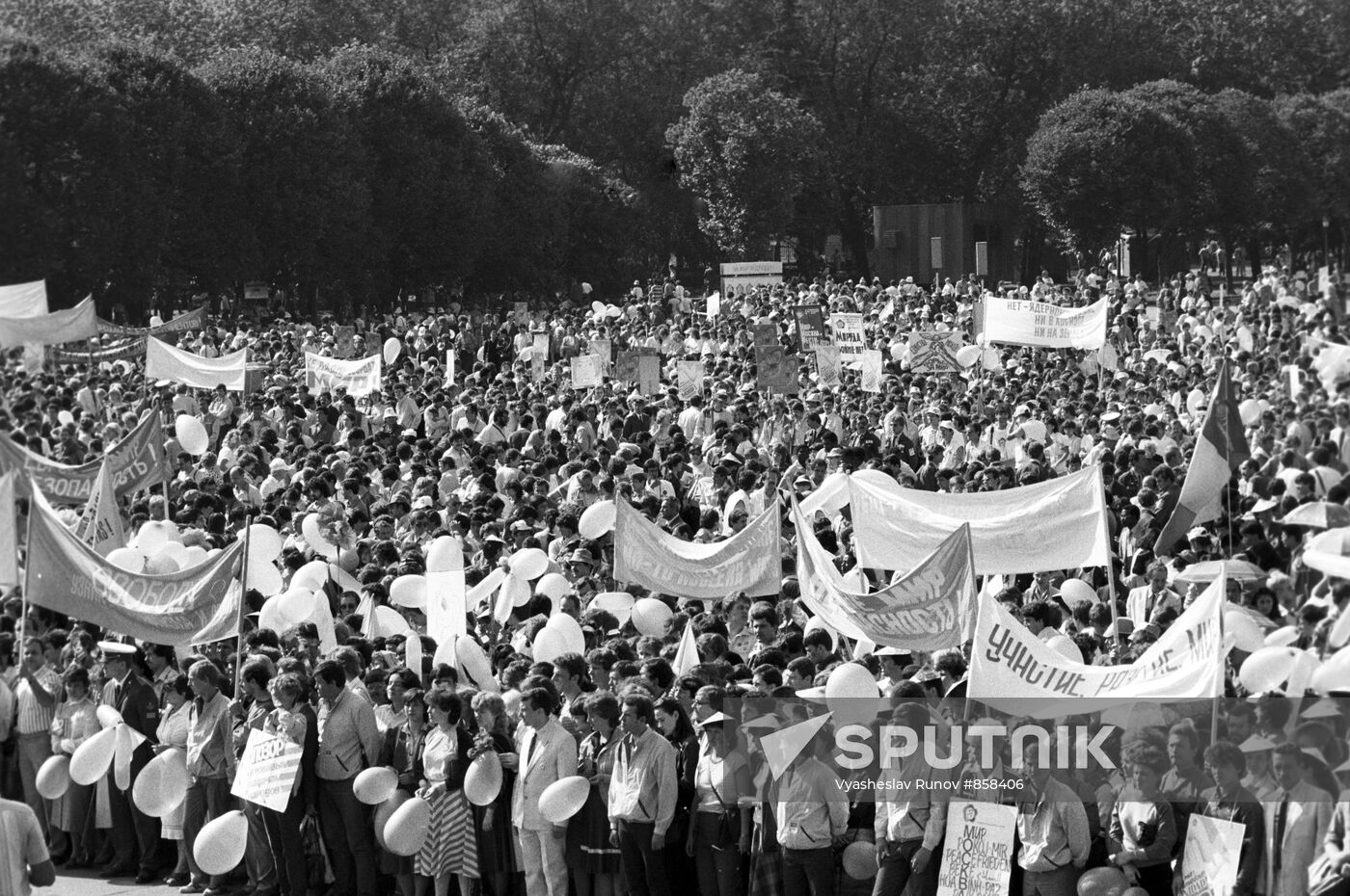 Rally for peace, nuclear war prevention and disarmament
