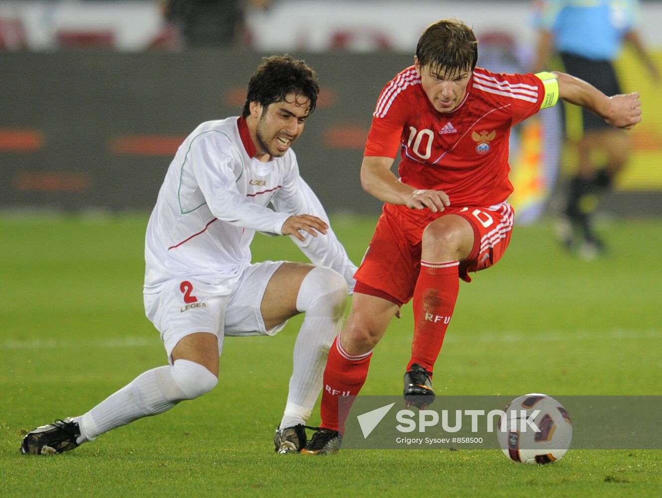 Russia, Iran face off in football friendly