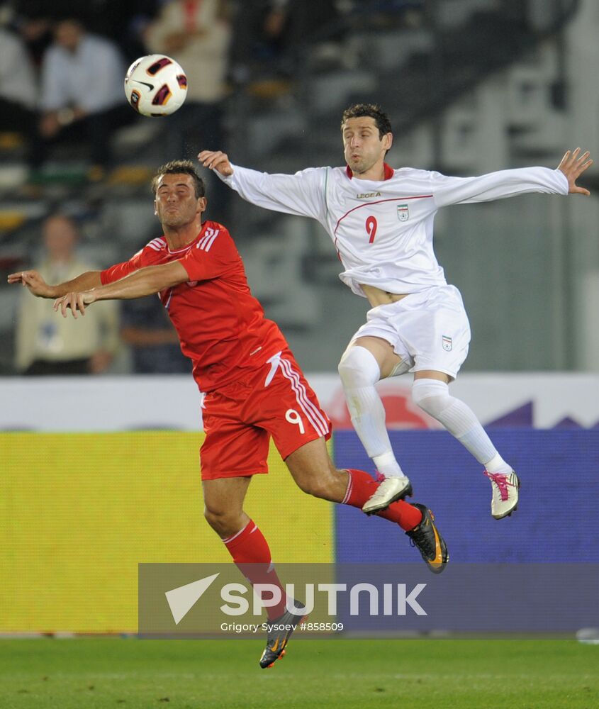 Russia, Iran face off in football friendly