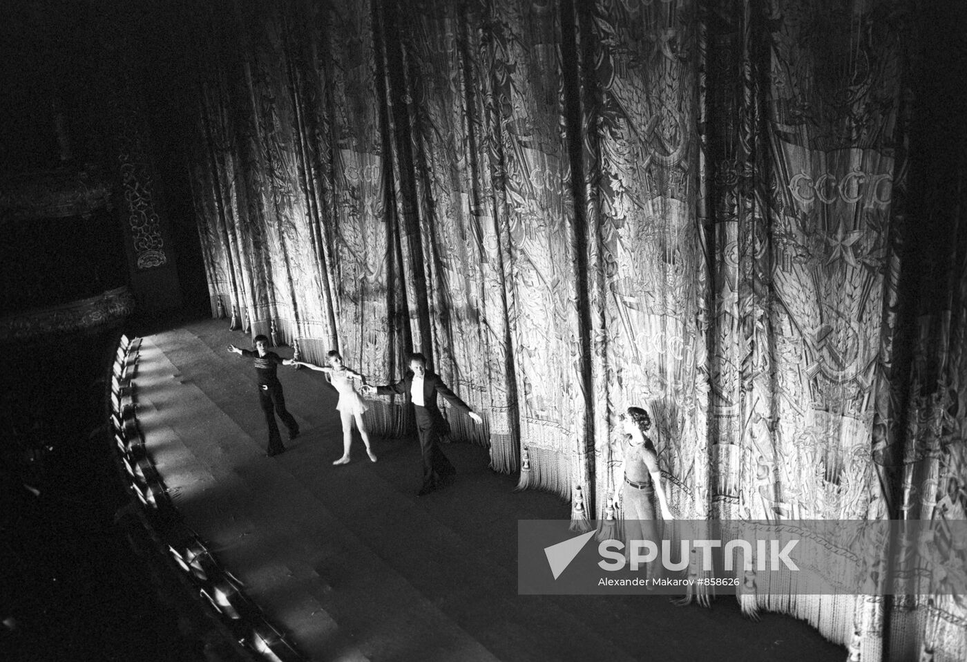 Ballet Swan Lake premiers at Bolshoi Theater