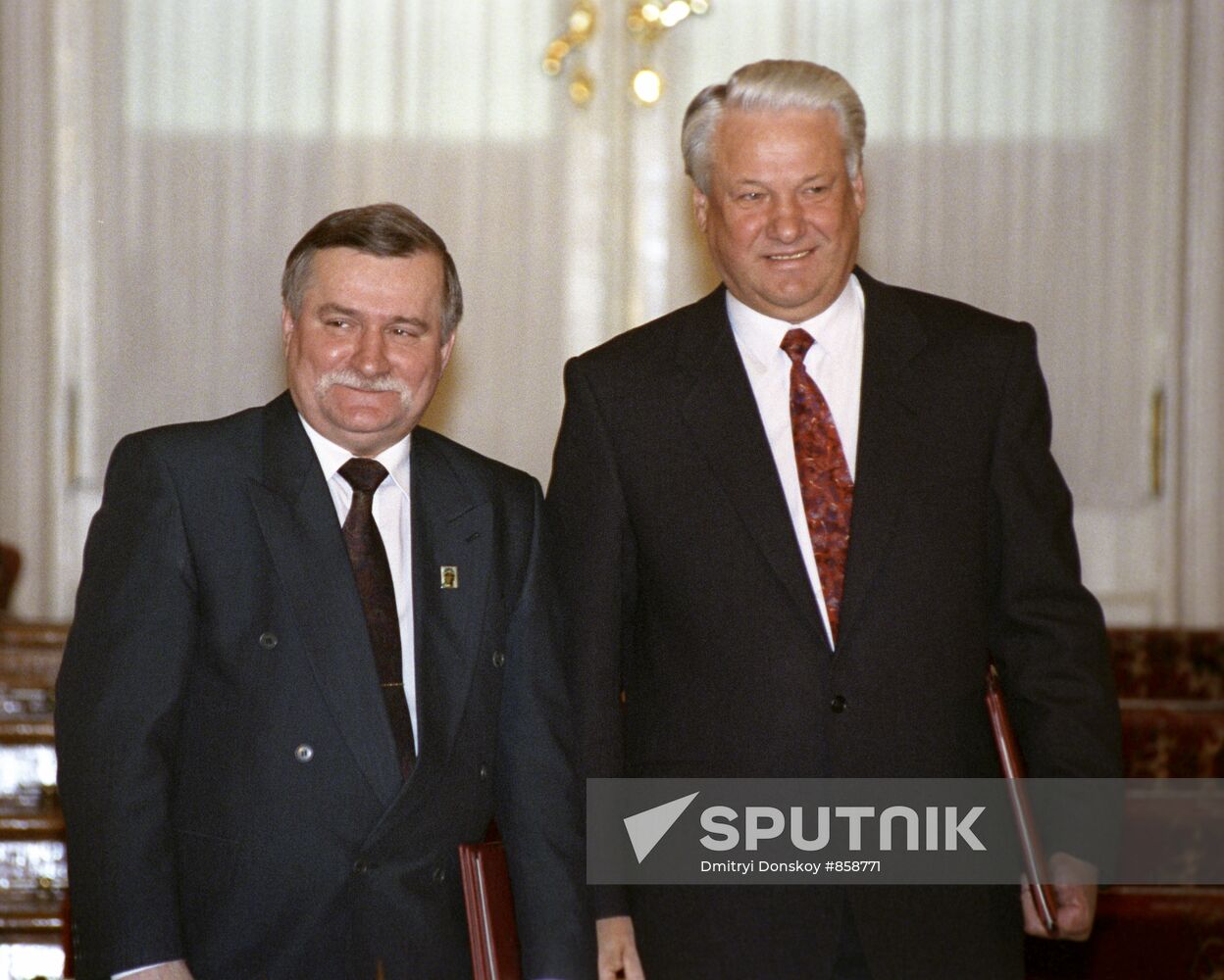 Lech Walesa and Boris Yeltsin
