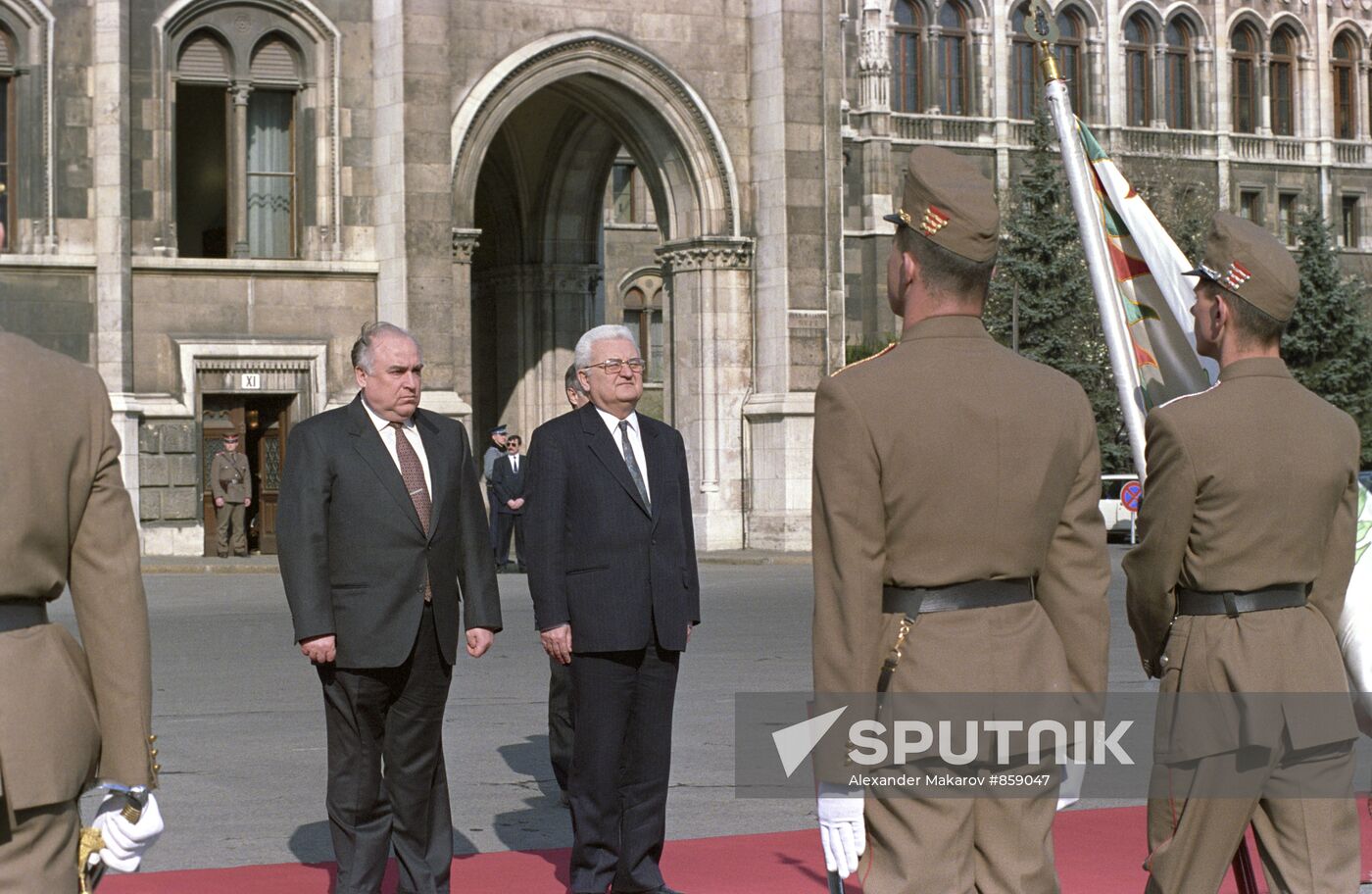 V. Chernomyrdin and P. Boross