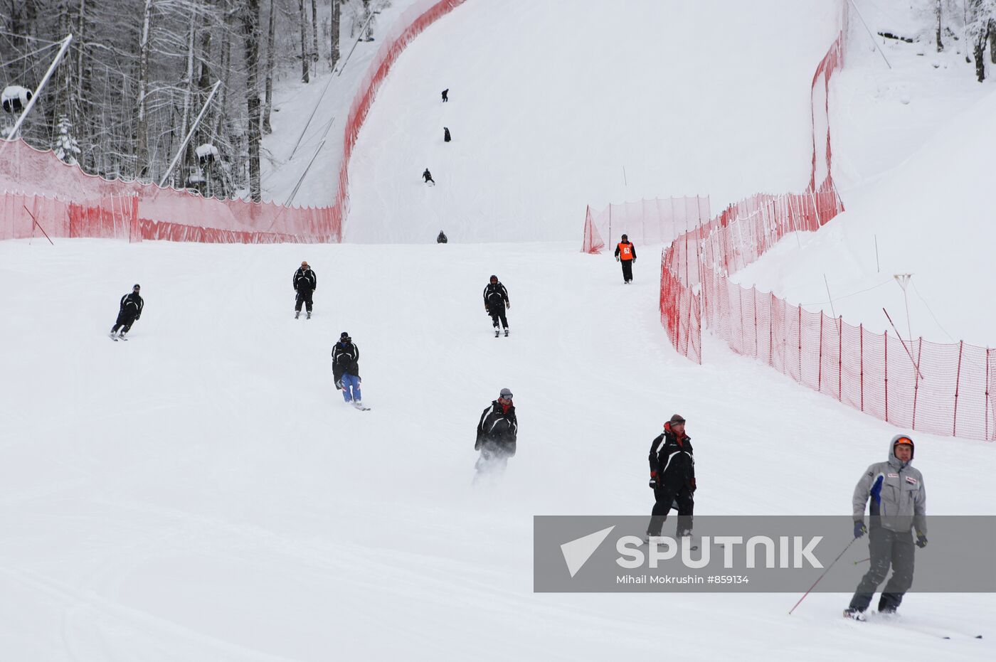 Sochi prepares for first test competition