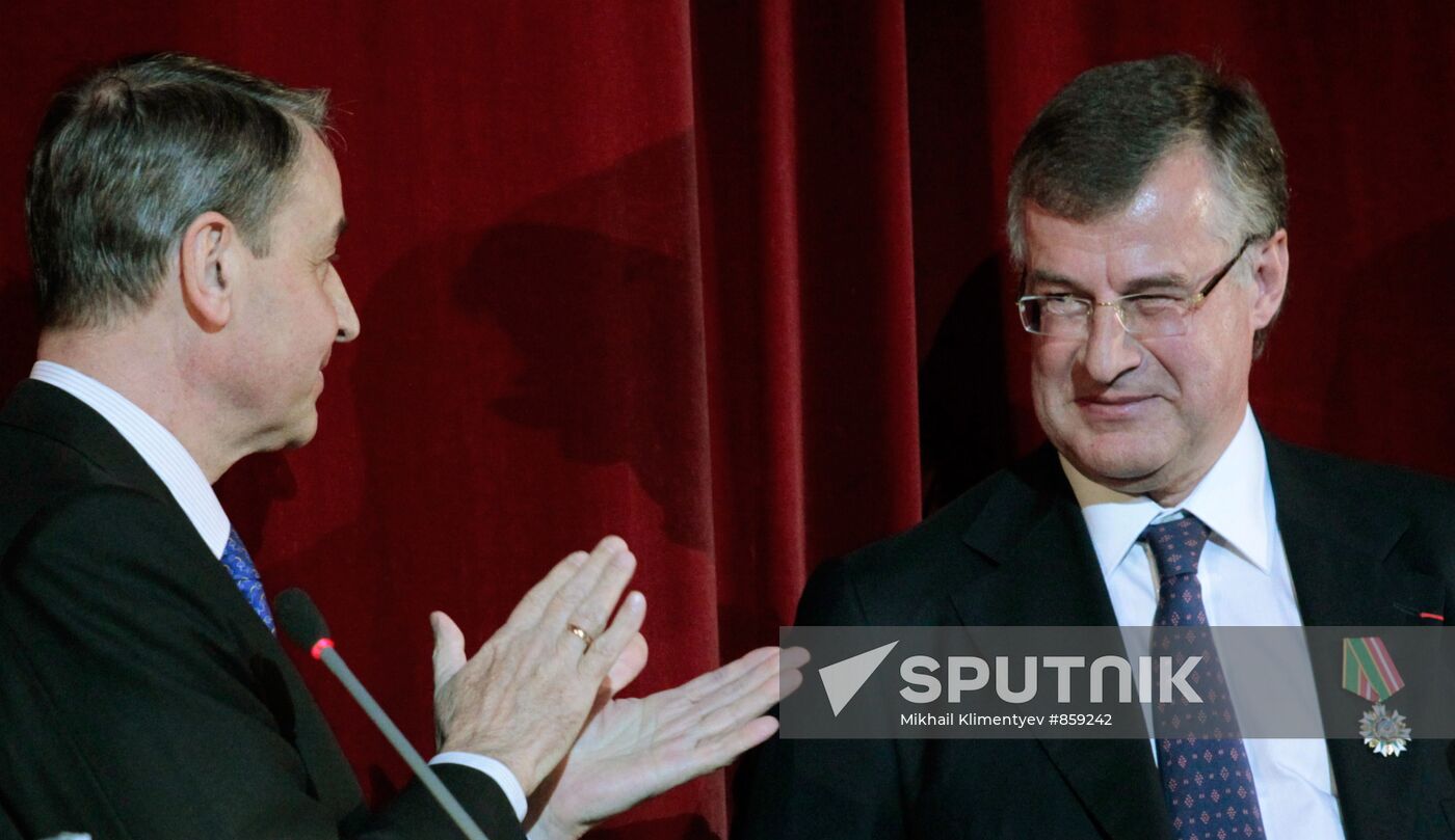 Alexander Avdeyev, Frederik Paulsen