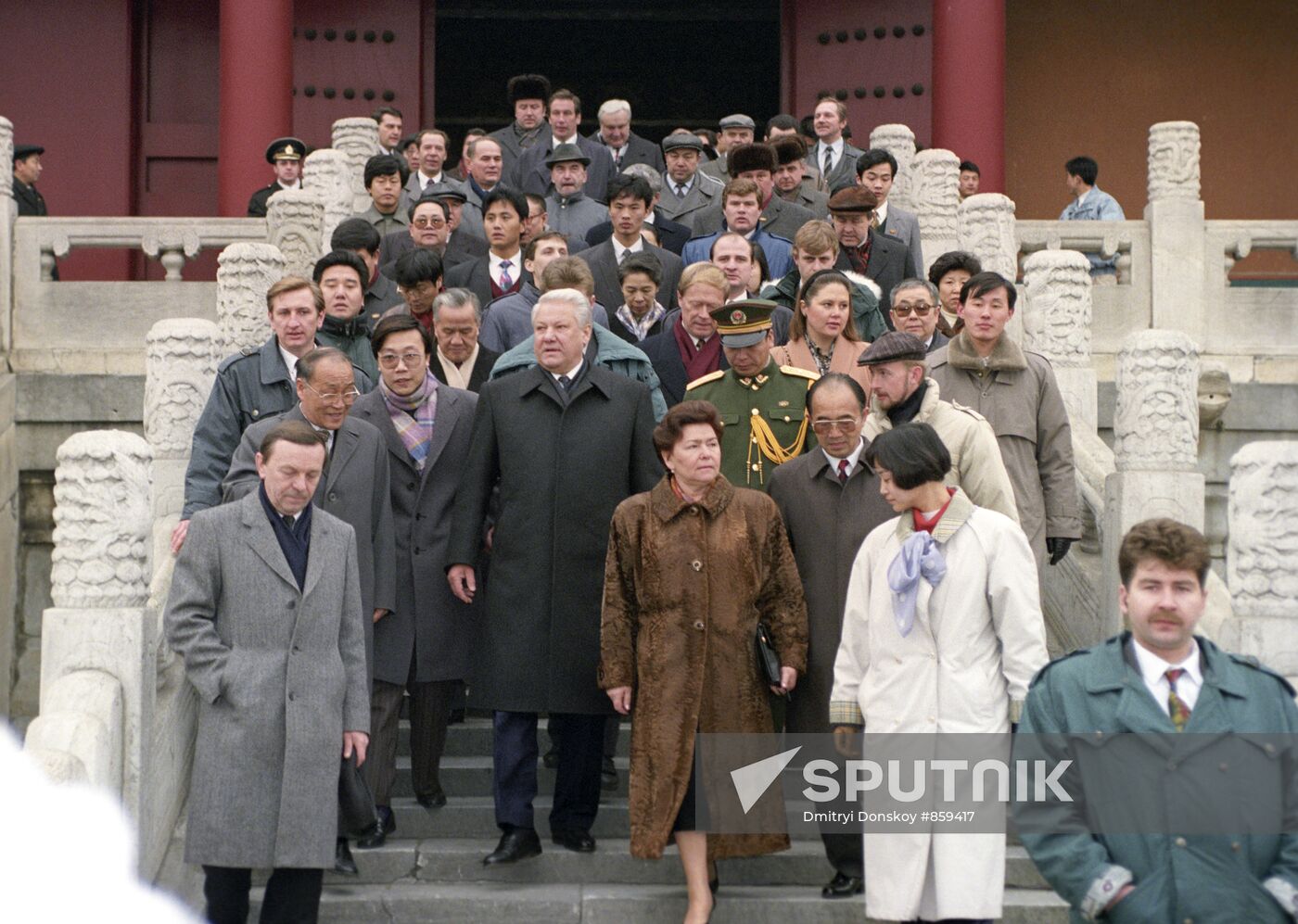 Boris Yeltsin and his spouse visit China