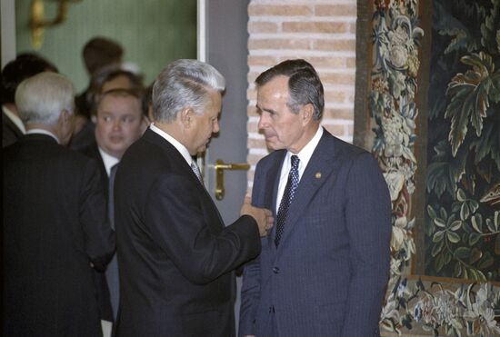 Boris Yeltsin and George Bush in Munich
