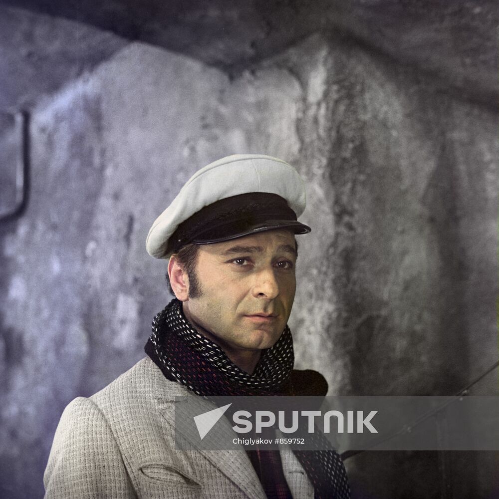 Archil Gomiashvili as Ostap Bender