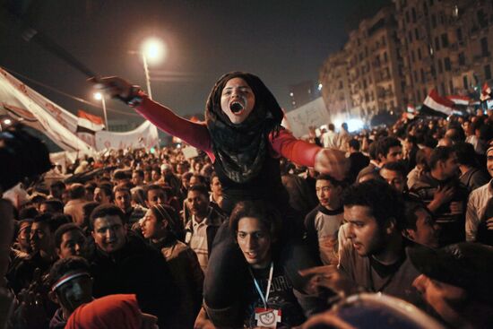 Demonstrators celebrate Mubarak's resignation