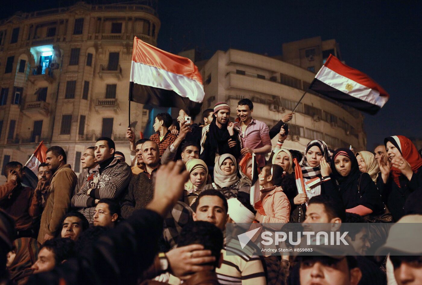 Demonstrators celebrate Mubarak's resignation
