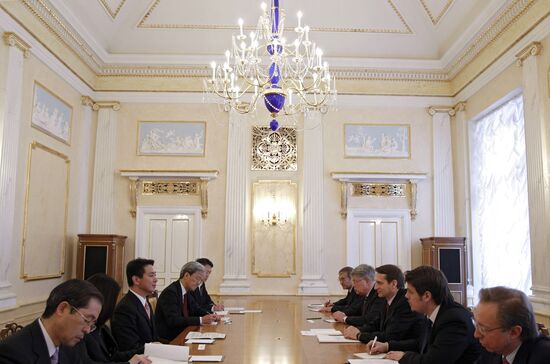 Sergei Naryshkin meets Japanese Foreign Minister in Kremlin