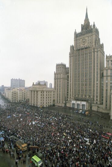 Rally on Smolenskaya Square for democratic election
