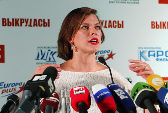 Milla Jovovich in Moscow